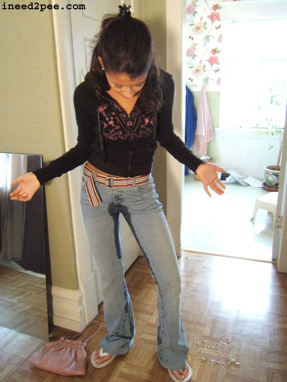 Wetting blue jeans peeing herself free porn pictures