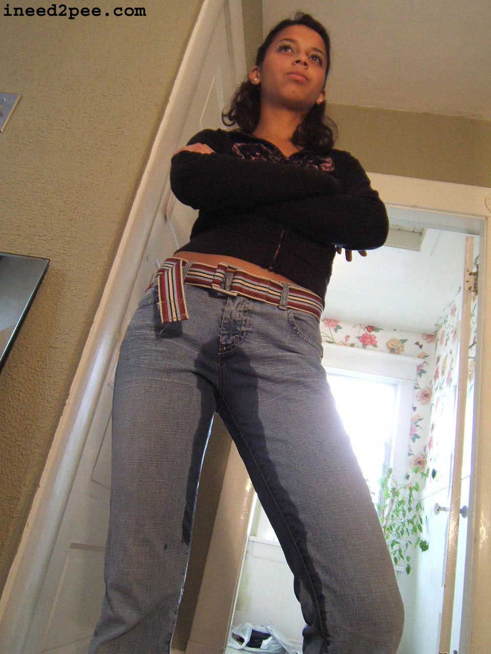 Women pissing tight jeans