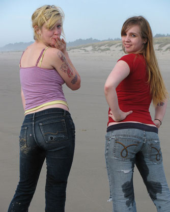 Women pissing tight jeans